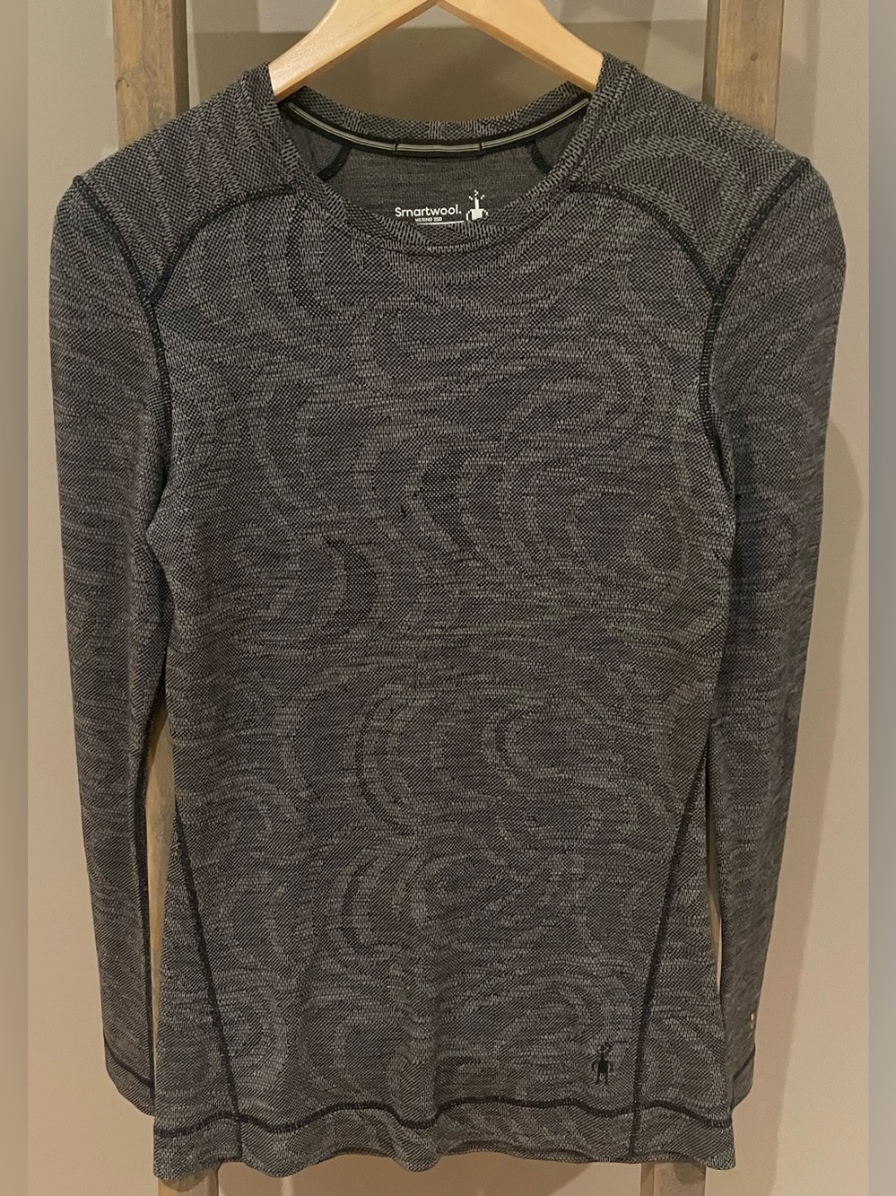 Smart wool merino 250 base layer top medium